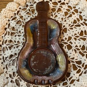 Guitar shape vintage ashtray from the grand ole opry, nashville TN